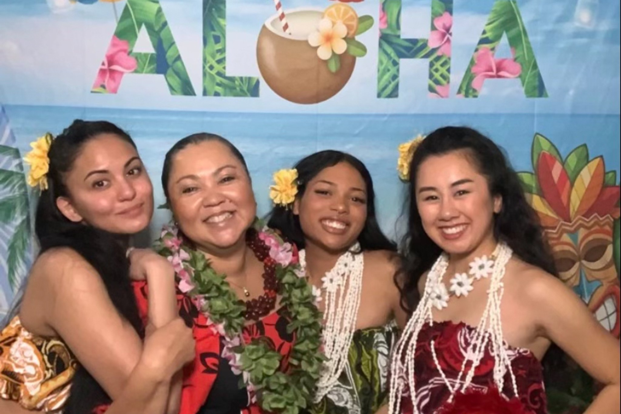Photo Booth with the Hula Girls